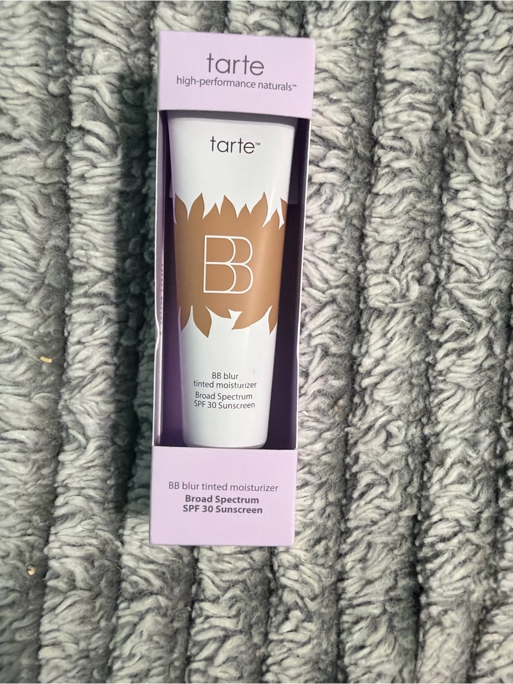 tarte BB Blur Tinted Moisturizer - Medium (peachy beige & white)